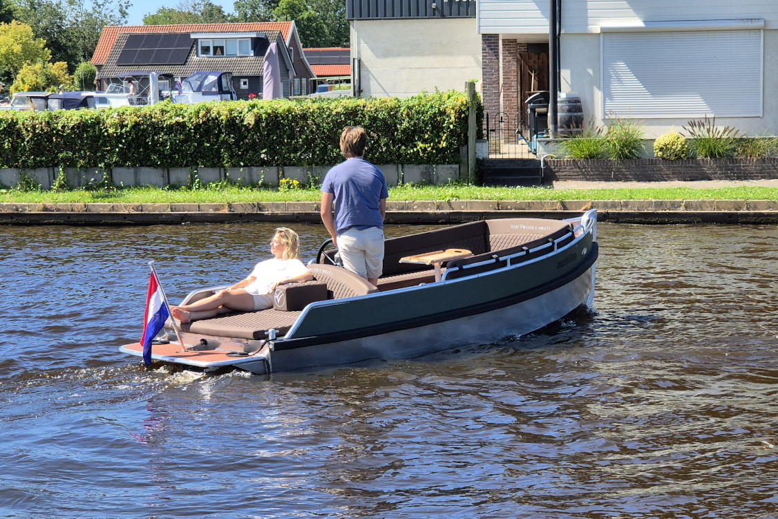 Van Vossen E-Tender 500