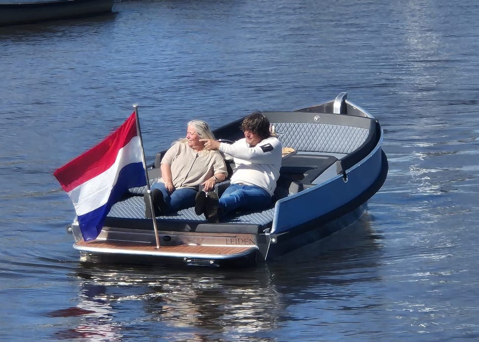 Van Vossen E-Tender 590