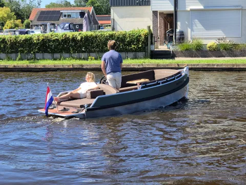 Van Vossen E-Tender 500